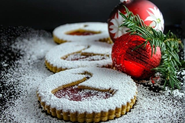 baking Christmas cookies as an alternative to the Christmas markets in munich