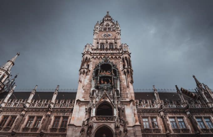 Münchner Rathaus mit Glockenspiel